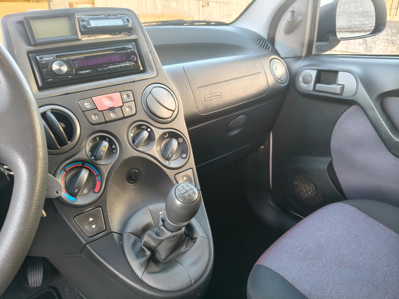 Fiat Panda 1.2 Dynamic SOLAMENTE 123.000 KM
