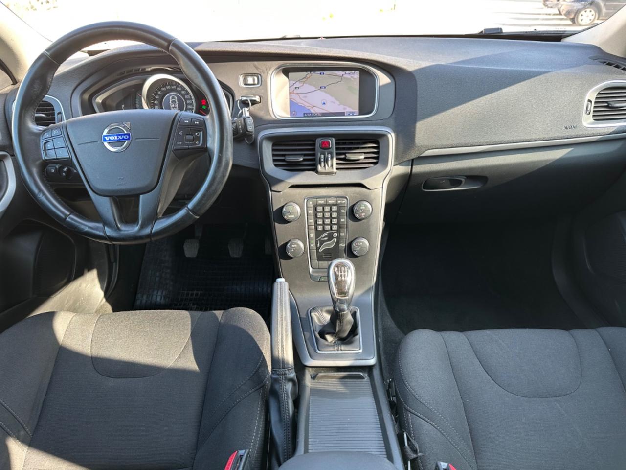 Volvo V40 D3 Kinetic 1.6 DIESEL 2013 - NAVI, MANUALE