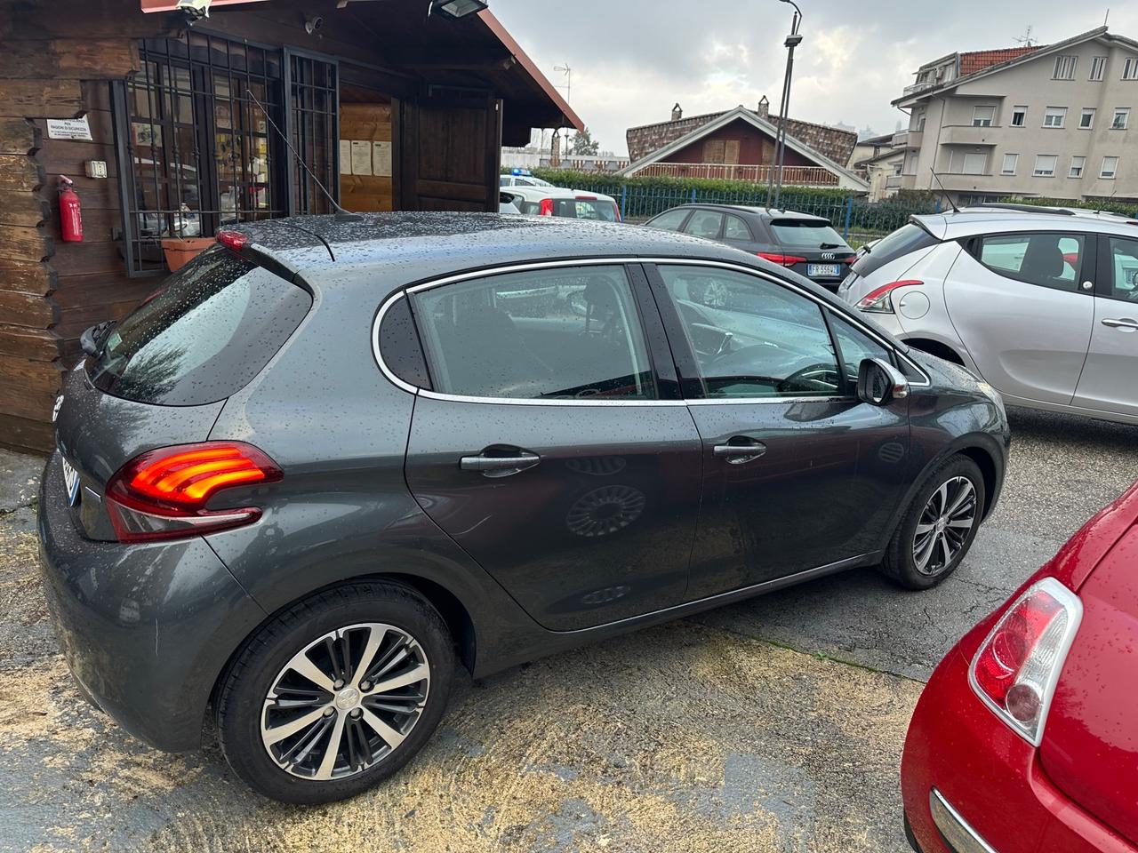 Peugeot 208 PureTech 82 5 porte Allure 1.2 benz unico proprietario