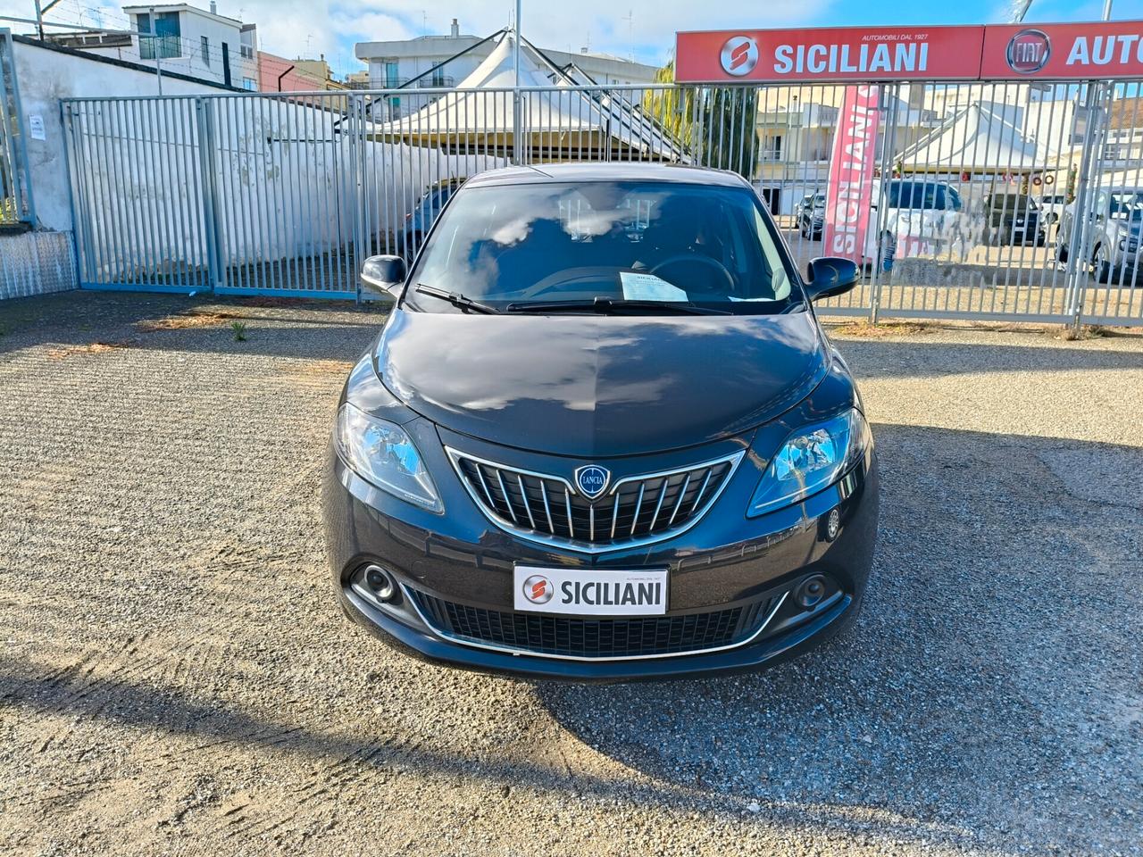 Lancia Ypsilon 1.0 70CV Hybrid Platino