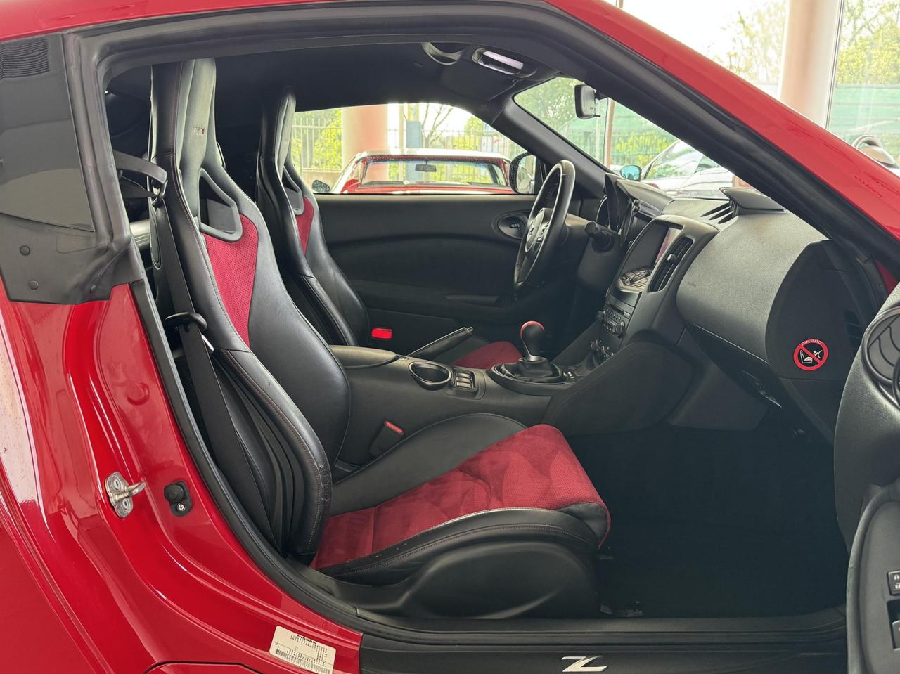 Nissan 370Z Coupe 3.7 V6 Nismo