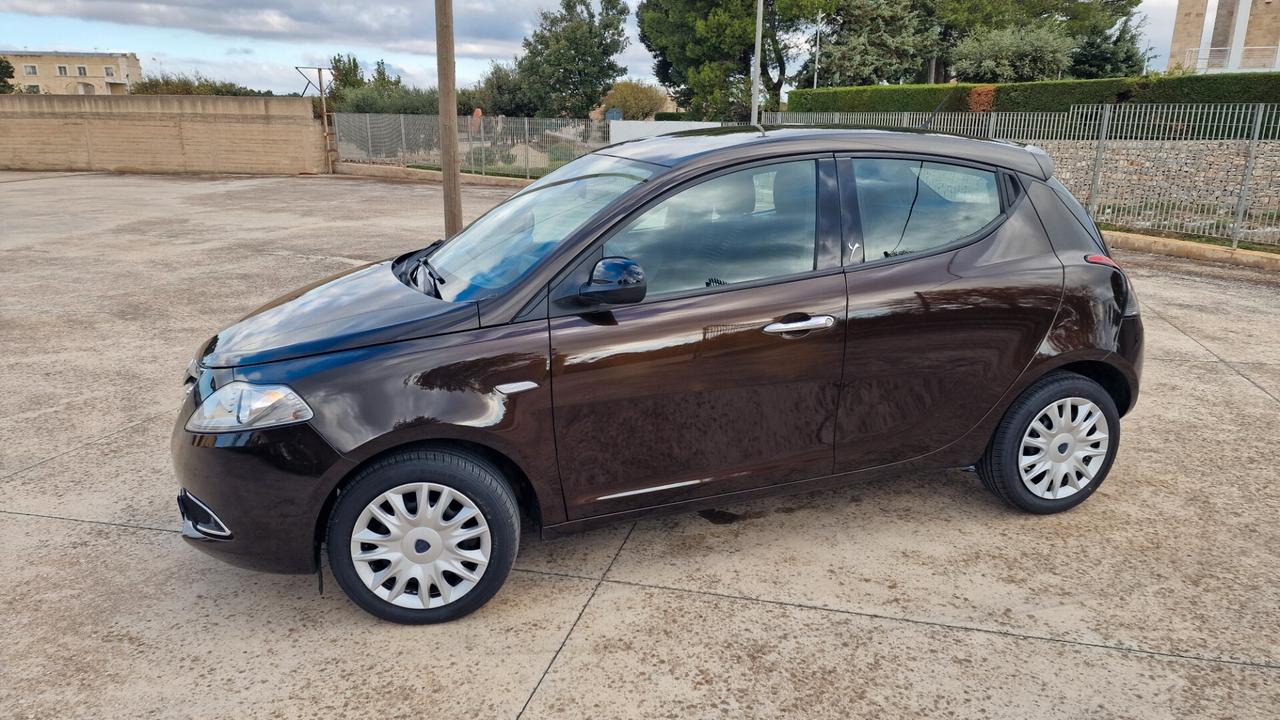 Lancia Ypsilon 1.2 69 CV 5 porte S&S Gold