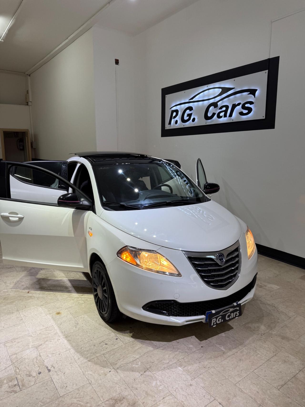 Lancia Ypsilon 1.2 69 CV 5 porte Elefantino rosa london paris