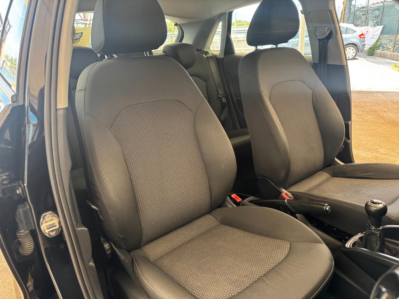Audi A1 1.6 TDI Attraction 90 cv - 2012