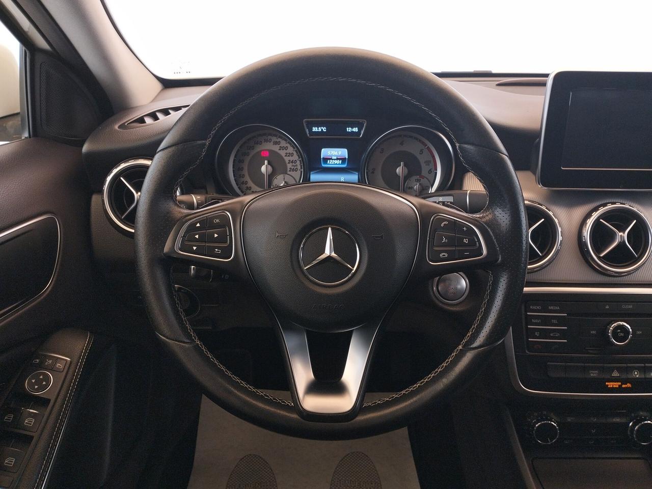Mercedes-benz GLA 200 d Automatic Sport - NEOPATENTATI