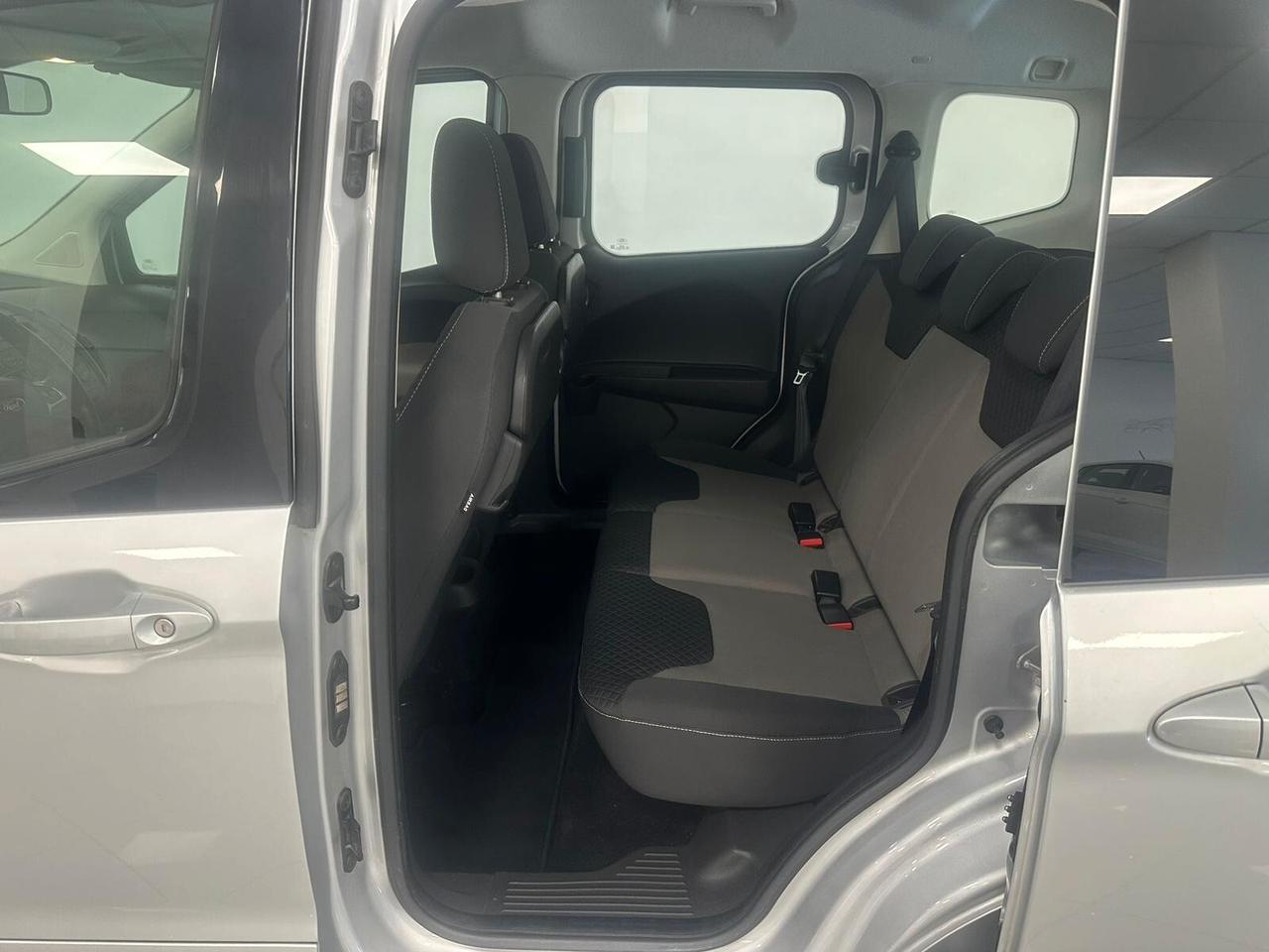 Ford Tourneo Courier 1.0 EcoBoost 100 CV Titanium