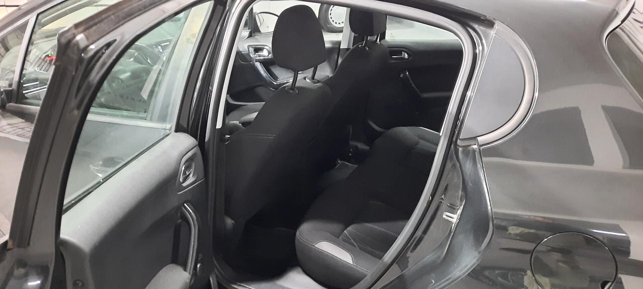 Peugeot 208 1.2 VTi 82 CV 5 porte Active