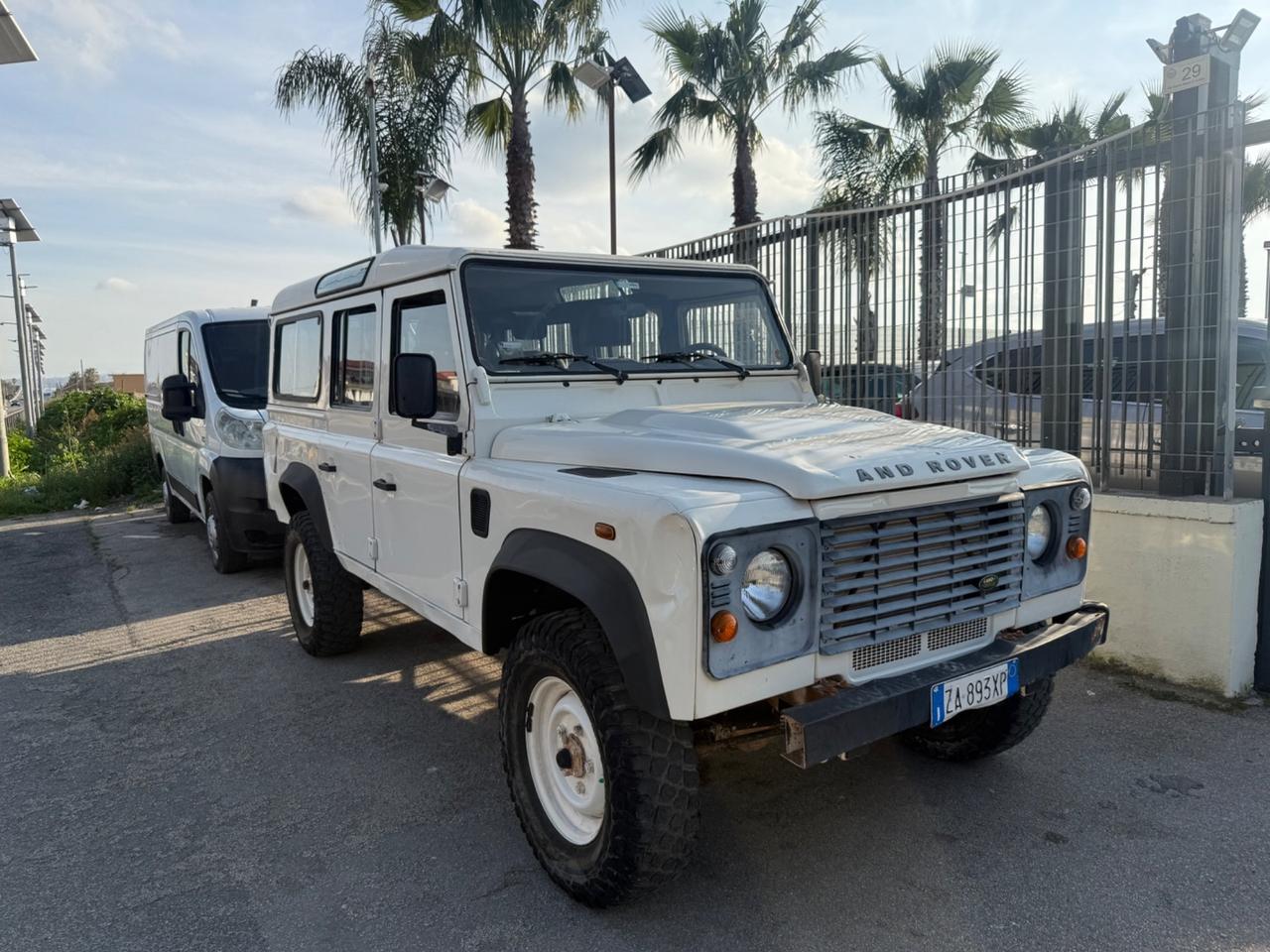 Land Rover Defender 110 2.4 TD4 7 Posti