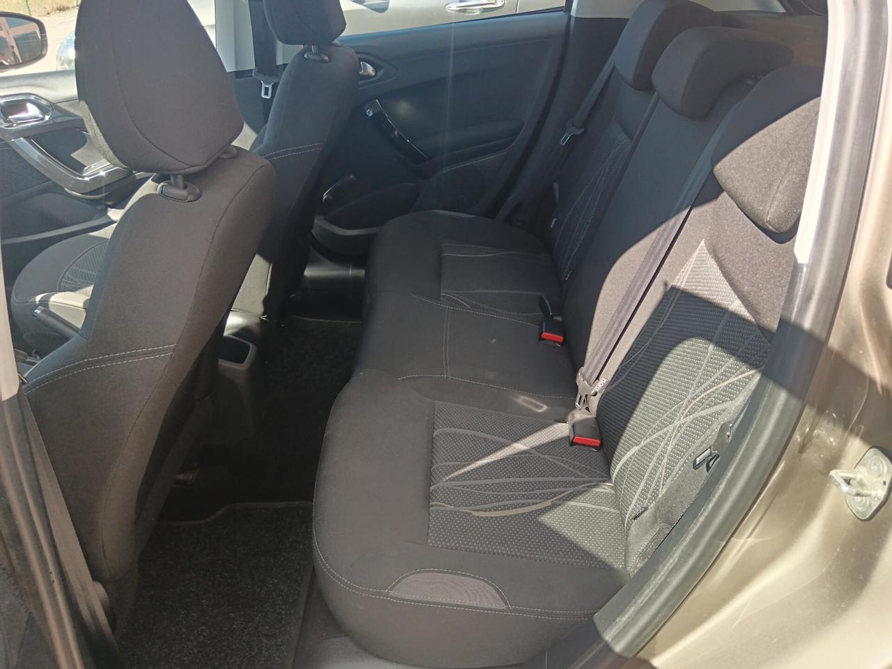 Peugeot 208 1.4 HDi 68CV 5P NEOPATENTATI