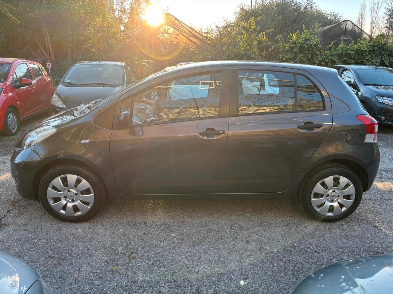 Toyota Yaris 1.0 - 5 porte Now ok Neopatentati