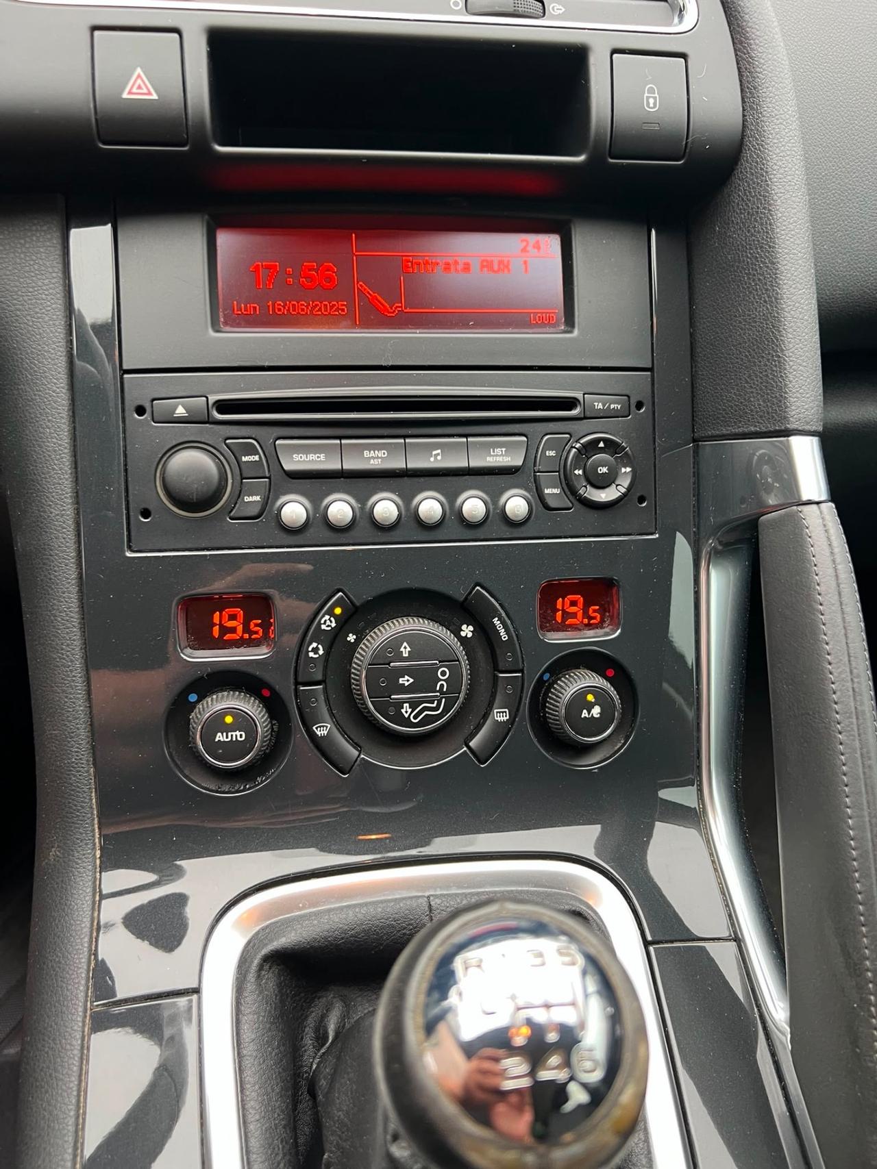 Peugeot 3008 1.6 HDi 110CV Business