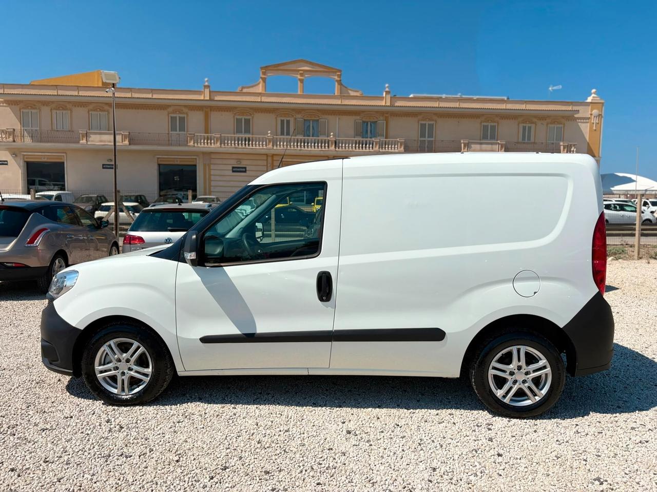 Fiat DOBLO' 3 POSTI CARGO LAMIERATO