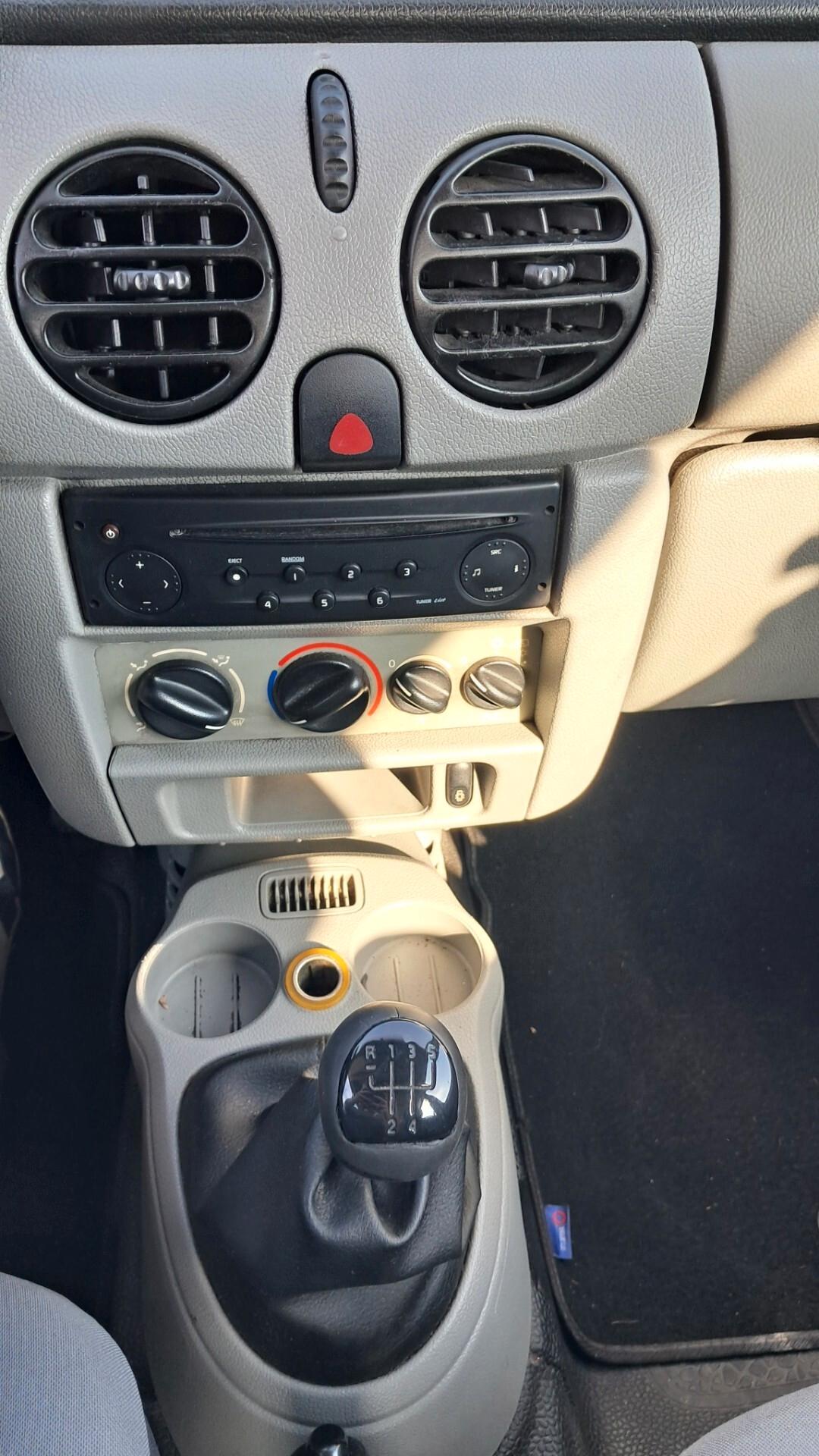 Renault Kangoo 1.5 dCi/82CV 5p. Con Pedana