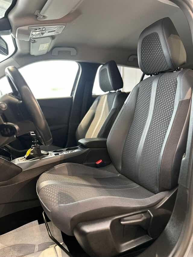 Peugeot 2008 PureTech 100 S&S Allure