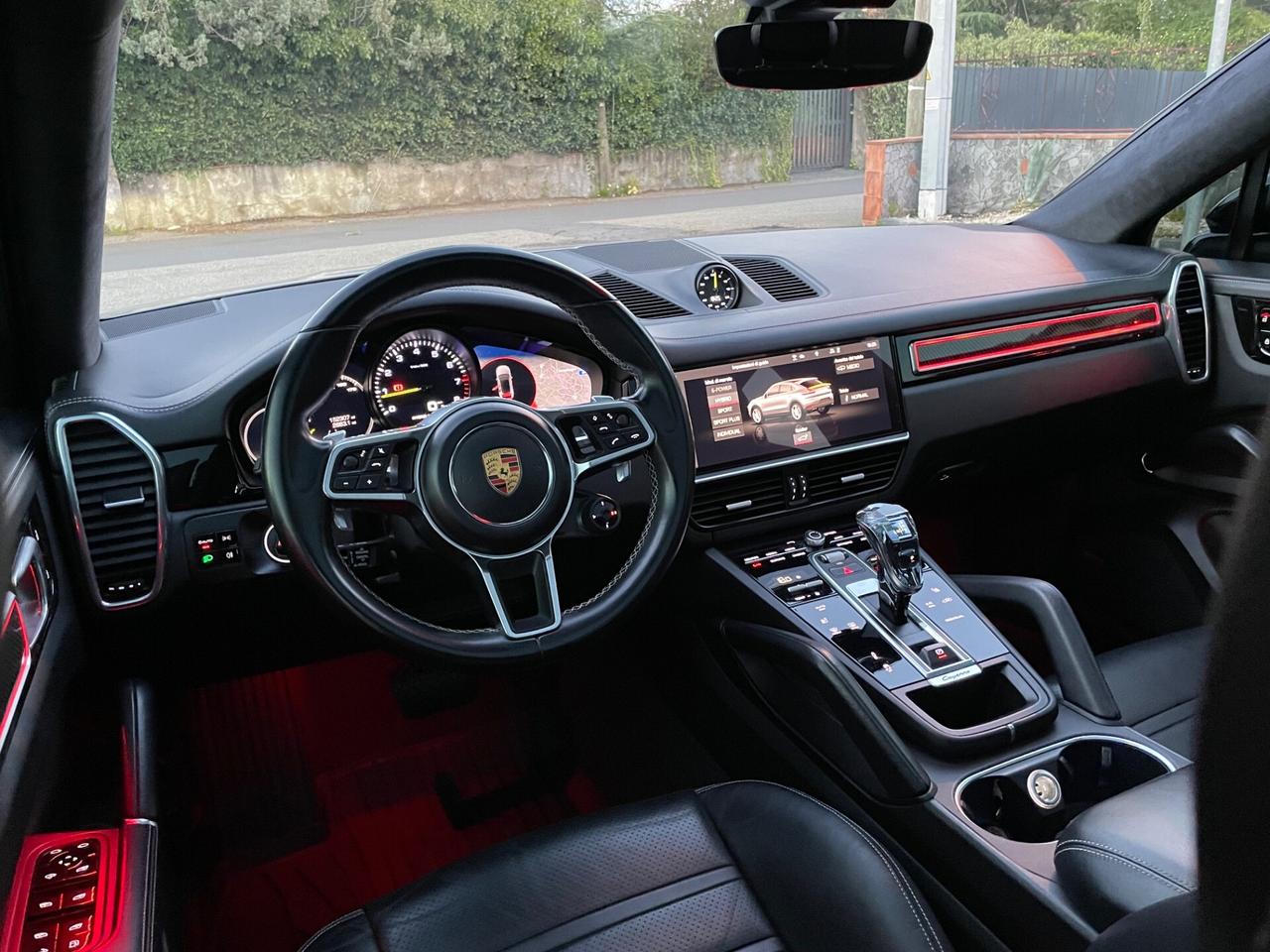 Porsche Cayenne 3.0 V6 E-Hybrid GTS