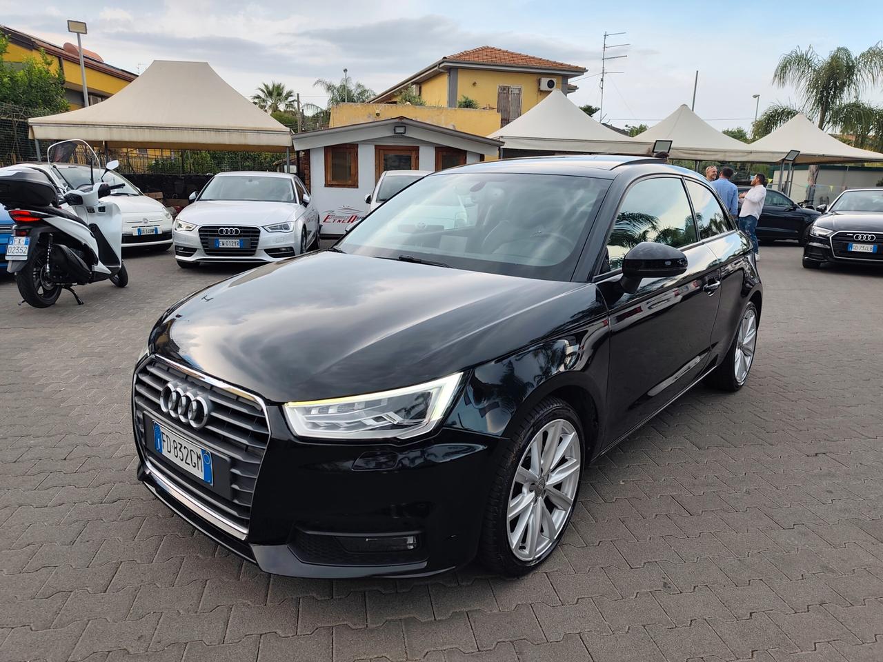 Audi A1 1.6 TDI 116 CV Design full optional