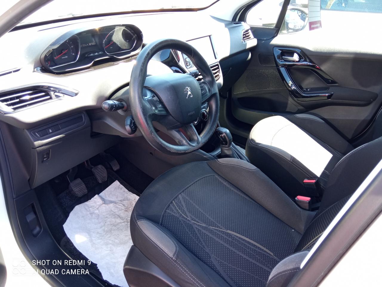 Peugeot 208 1.4 HDi 5 porte pasaggio compreso