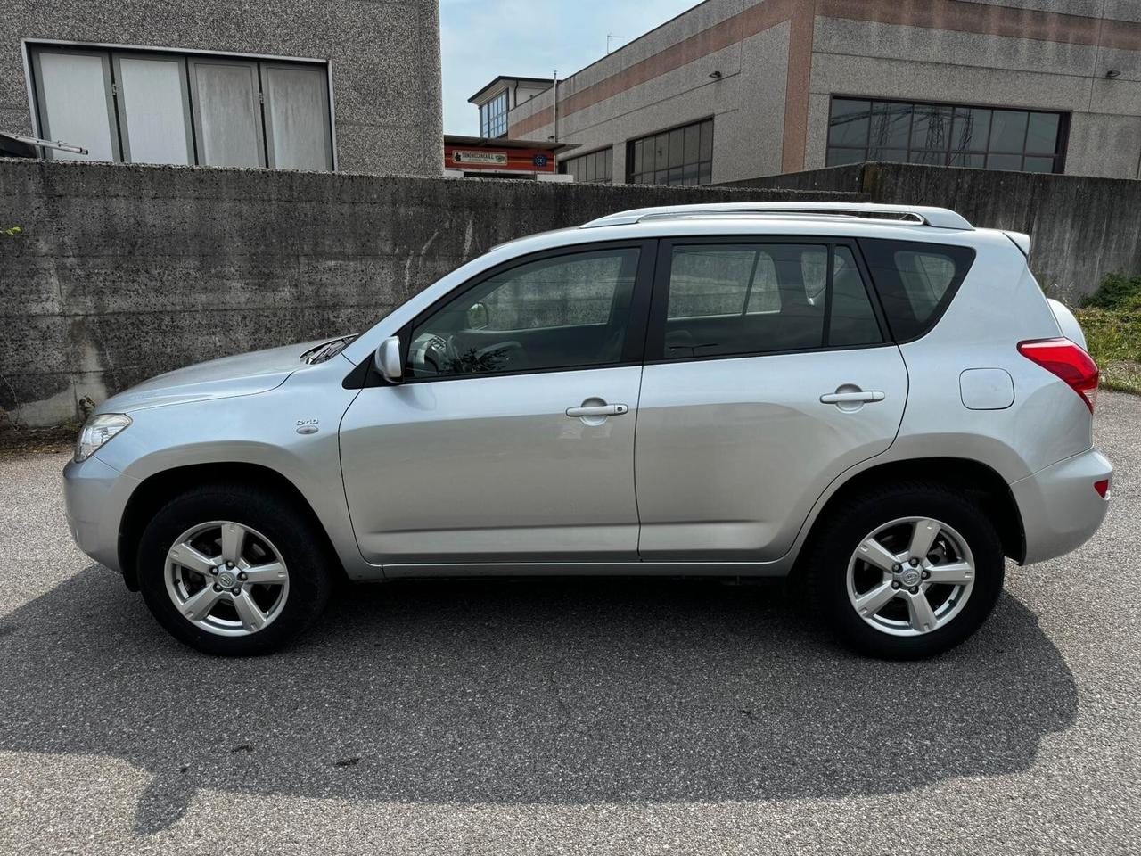 Toyota RAV 4 RAV4 2.2 D-4D 136 CV DPF Luxury