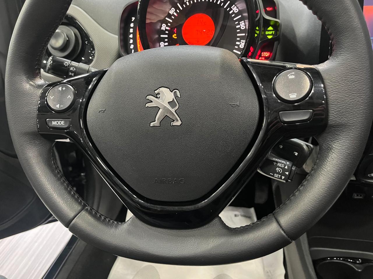 Peugeot 108 1.0 VTi 69cv 3p Allure Top! Cabrio