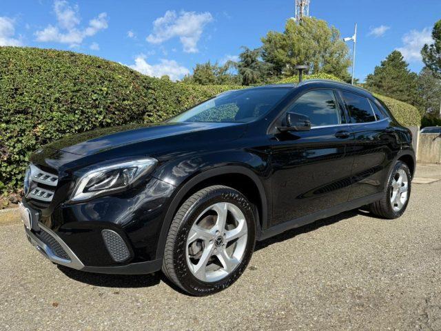 MERCEDES-BENZ GLA 180 d Sport NAVI - LED - PDC POST. - BT - 18