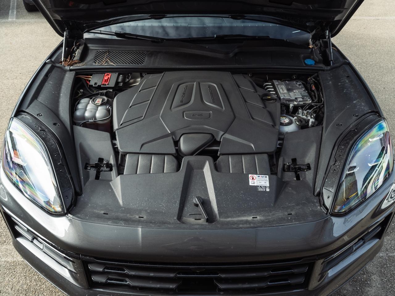 Porsche Cayenne 3.0 - E-HYBRID - SUBENTRO LEASING