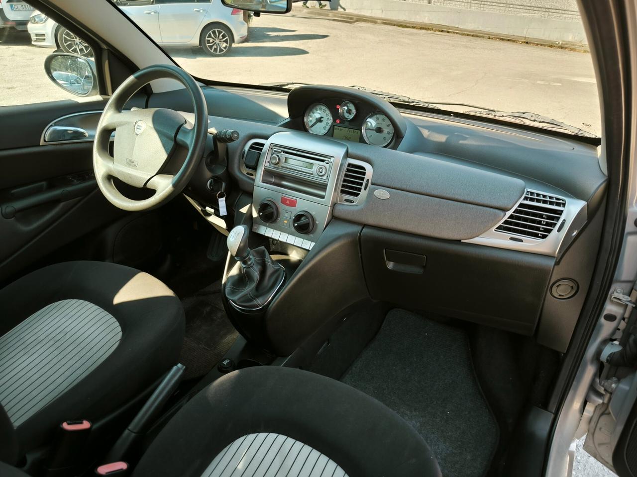 Lancia Ypsilon 1.2 Argento