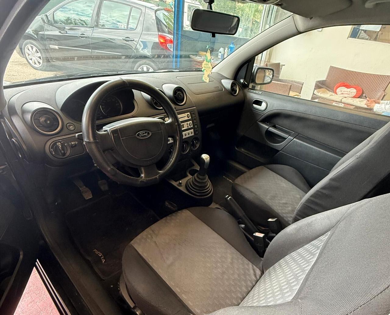 Ford Fiesta 1.2 16V 3p. Ambiente
