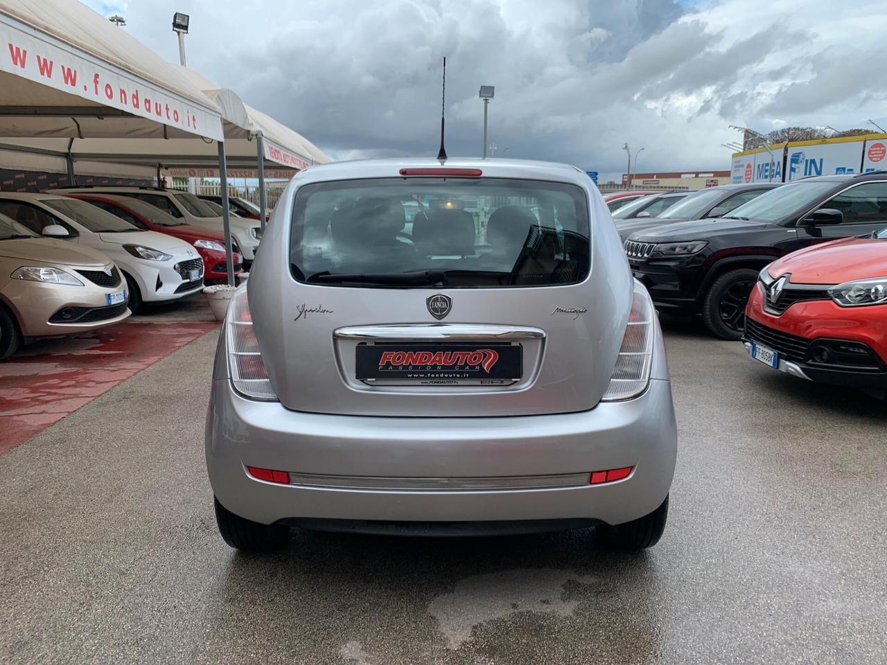 Lancia Ypsilon 1.3 MJT 75 CV Argento
