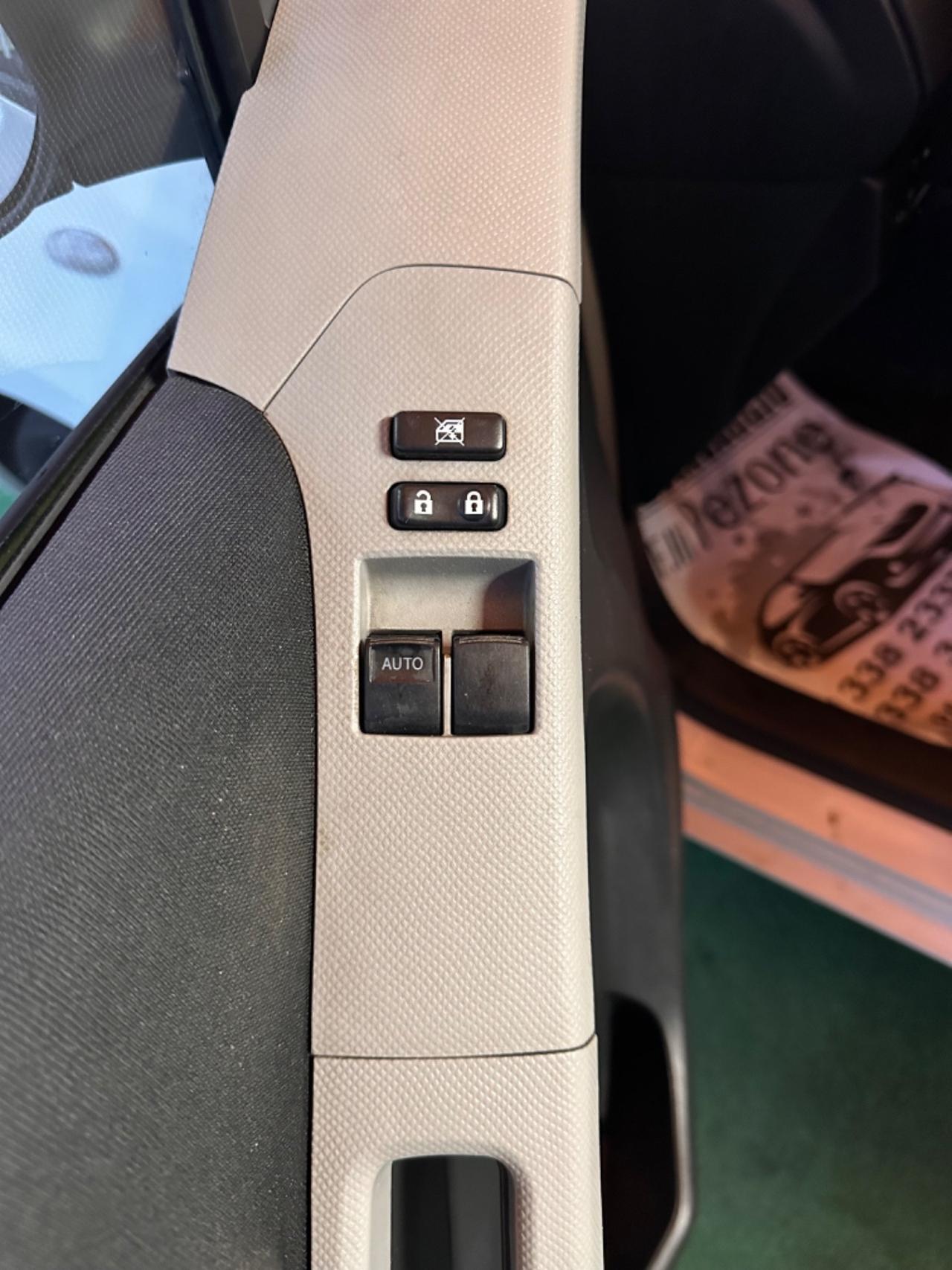 Toyota Yaris 1.0 5 porte