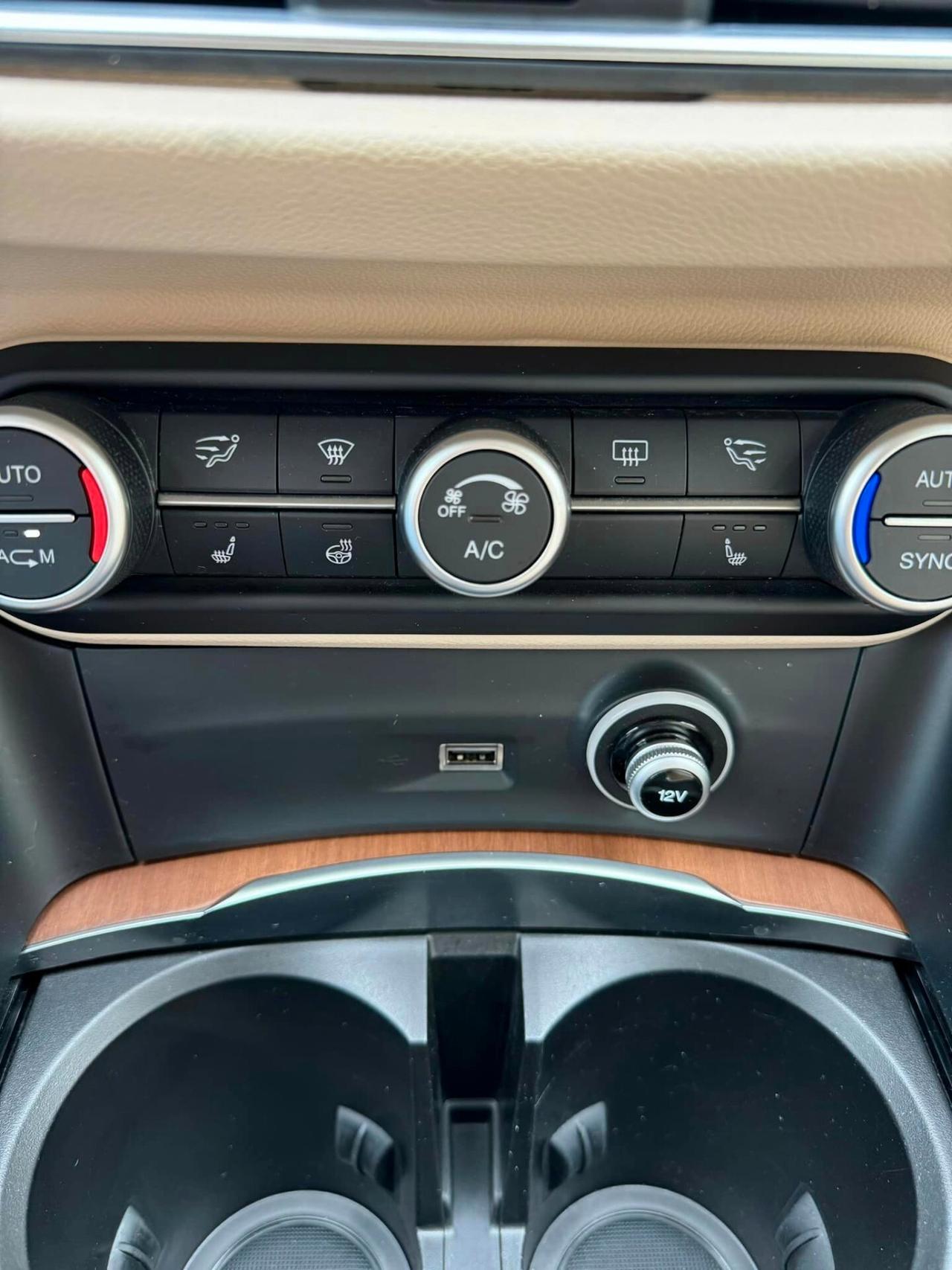 Alfa Romeo Stelvio 2.2 Turbodiesel AT8 Q4 Executive con Gancio traino Originale