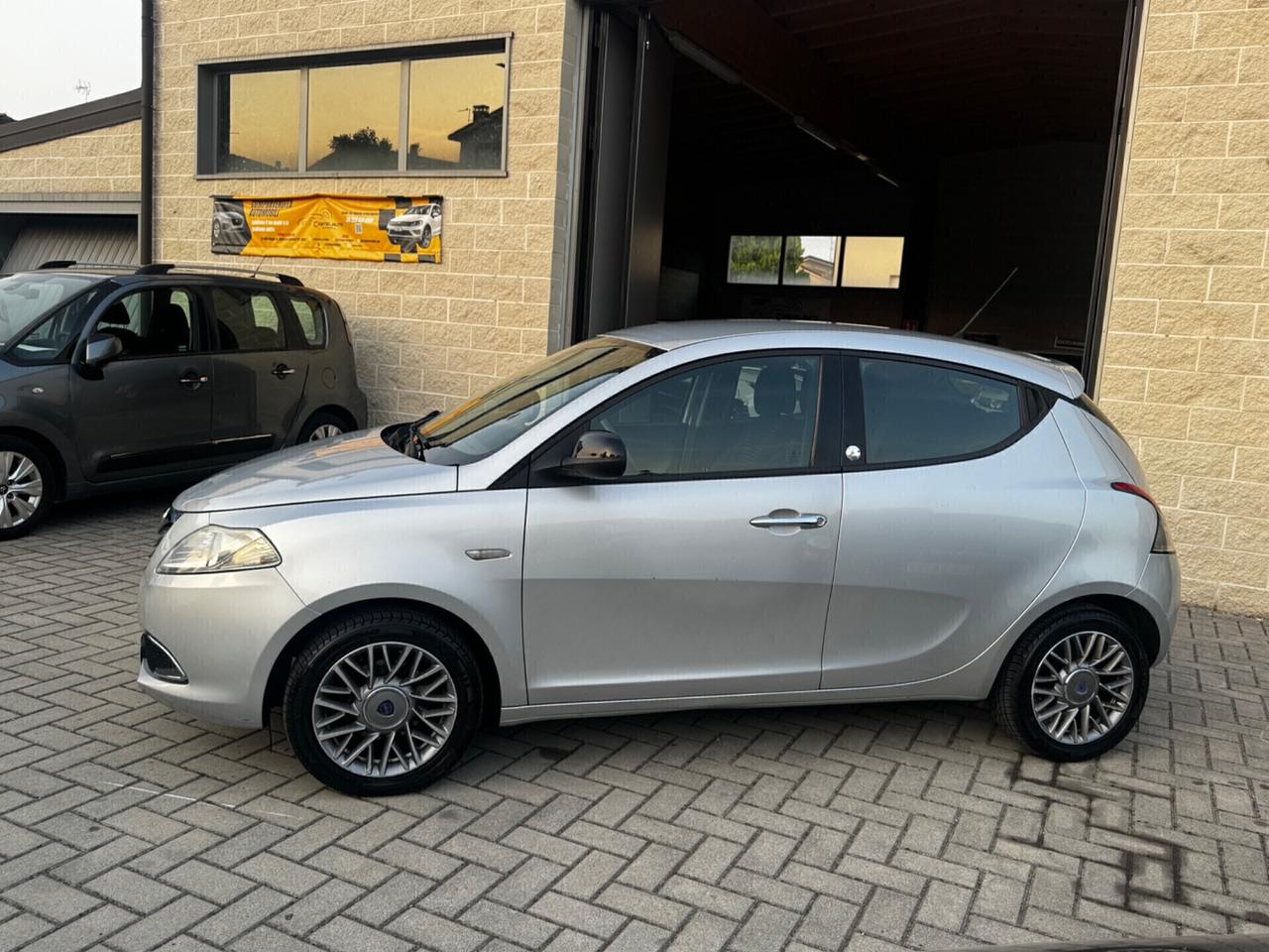 Lancia Ypsilon 1.2 69 CV 5 porte GPL Ecochic Platinum
