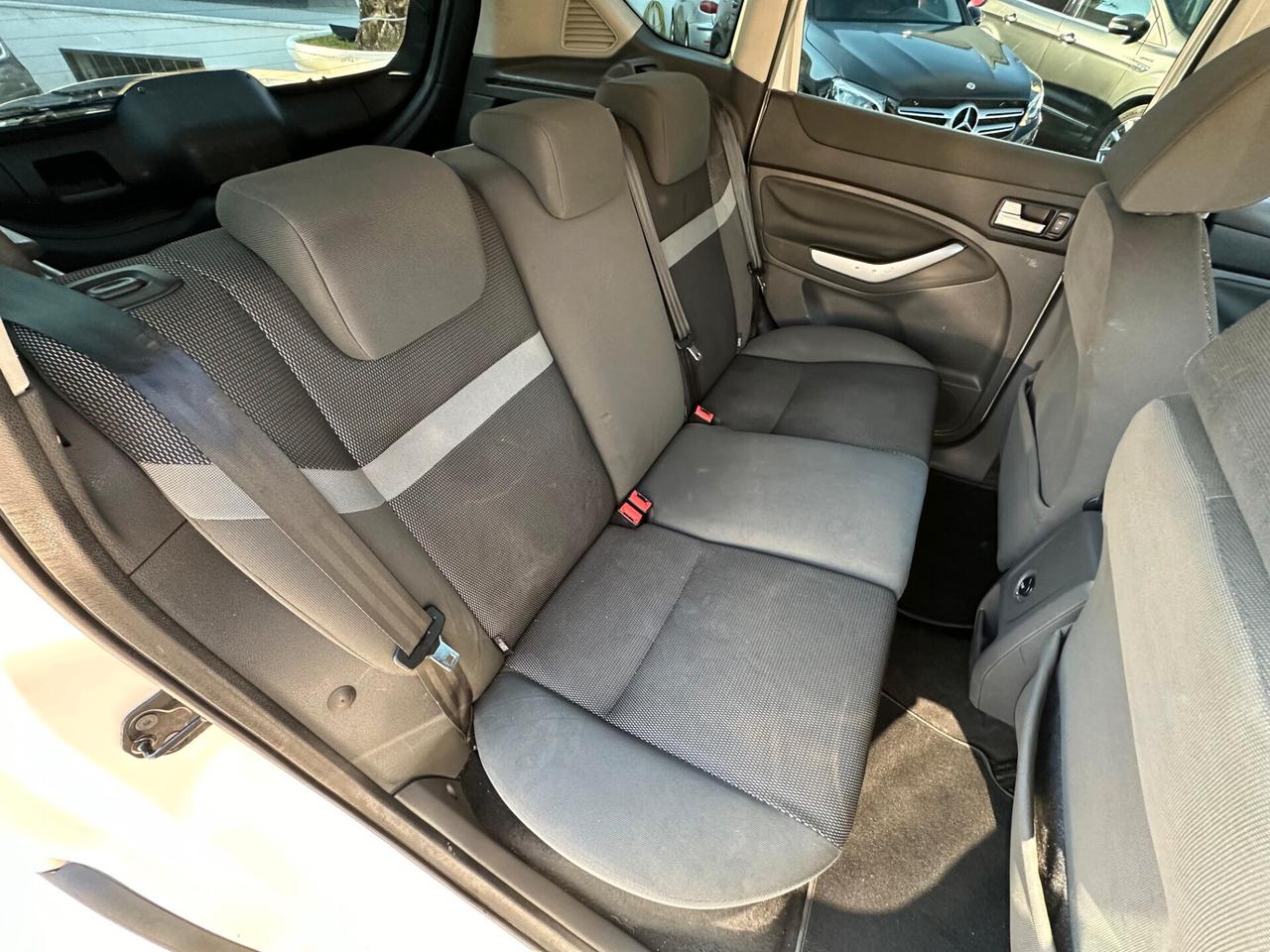 Ford Kuga 2.0 TDCi 140 CV 2WD Titanium DPF