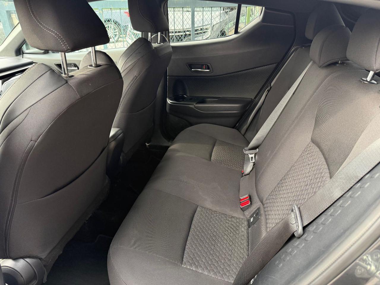TOYOTA C-HR 1.8 Hybrid E-CVT Lounge
