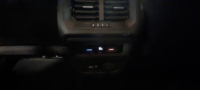 VOLKSWAGEN Tiguan 2.0 TDI SCR DSG Business NAVI LED VIDEO