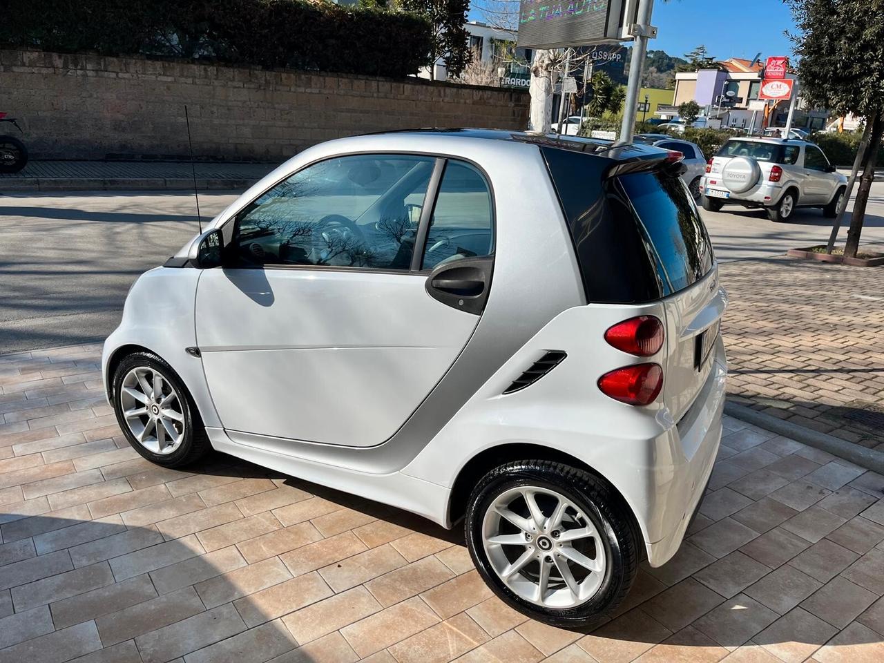 Smart ForTwo 1000 52 kW MHD coupé pulse