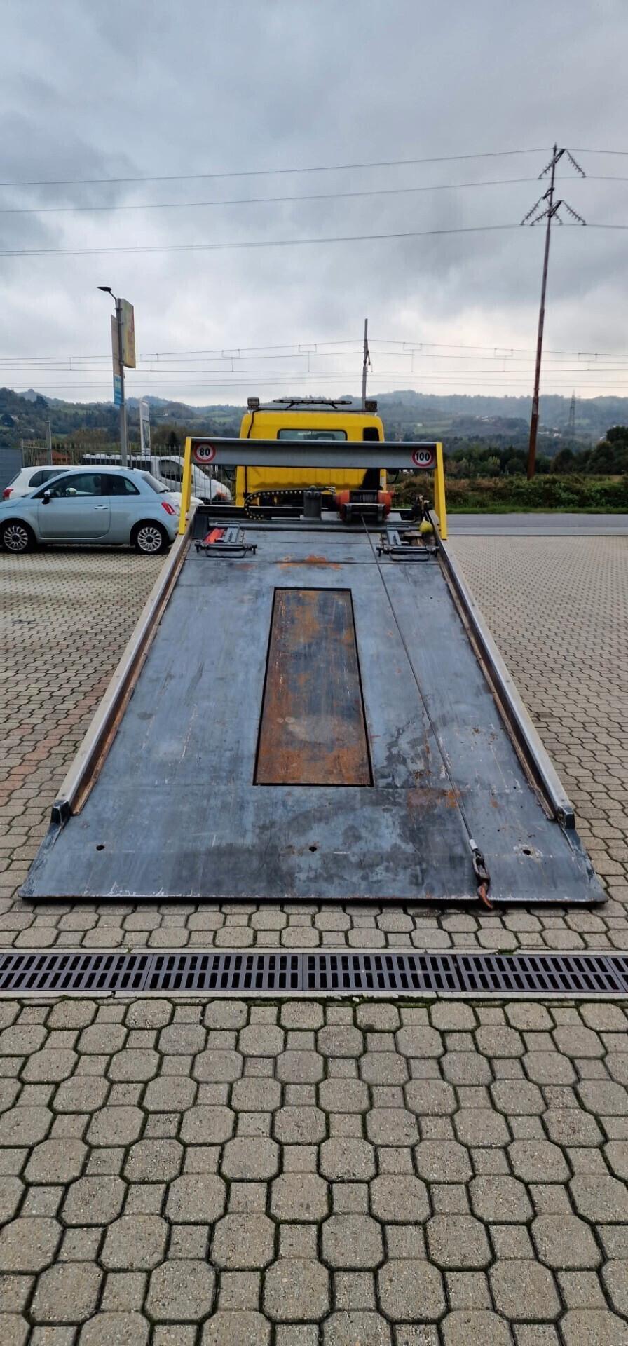 Mitsubishi Canter 7C18 allestito Omars