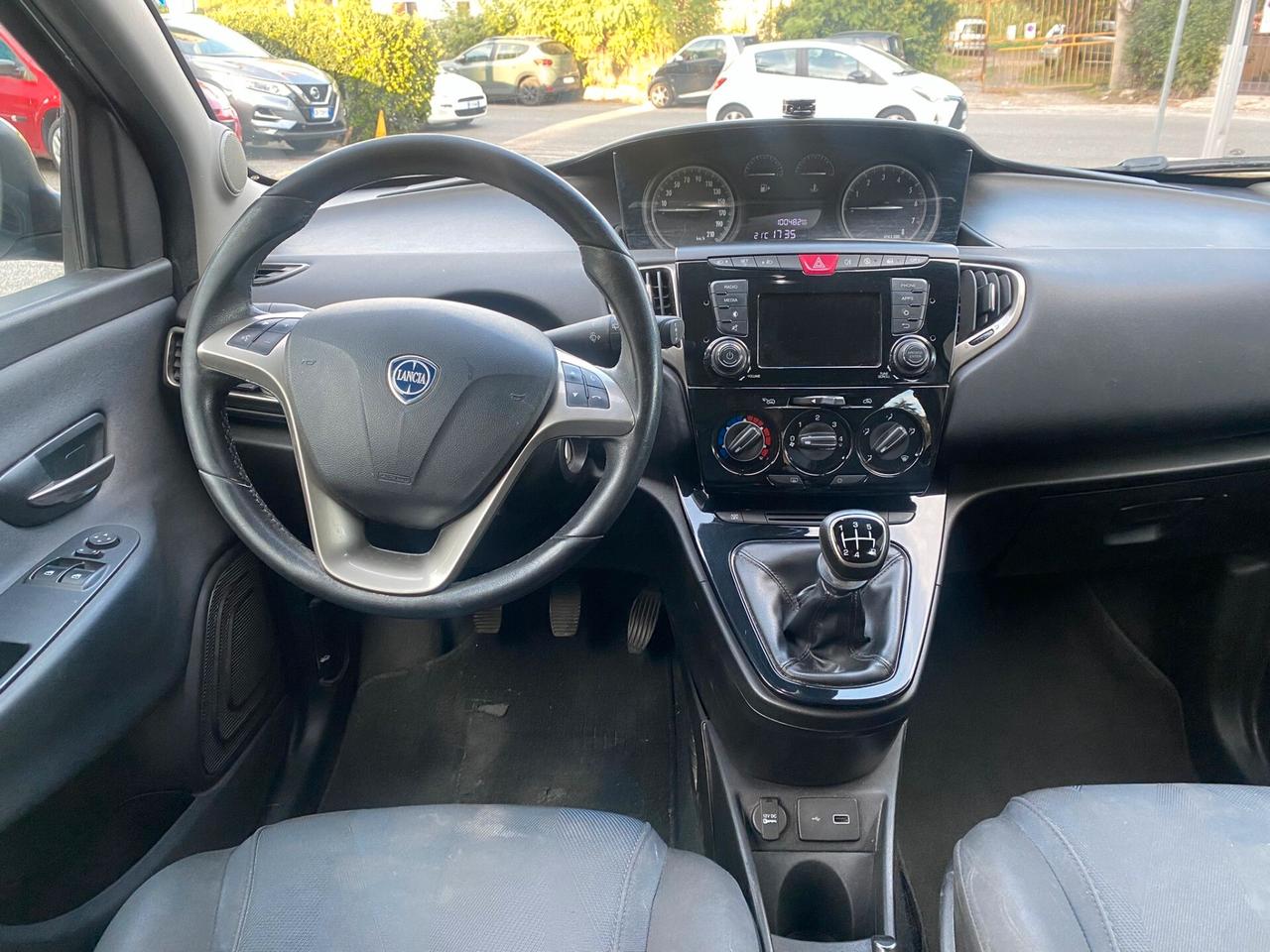 Lancia Ypsilon 1.2 69 CV 5 porte S&S Black and Noir
