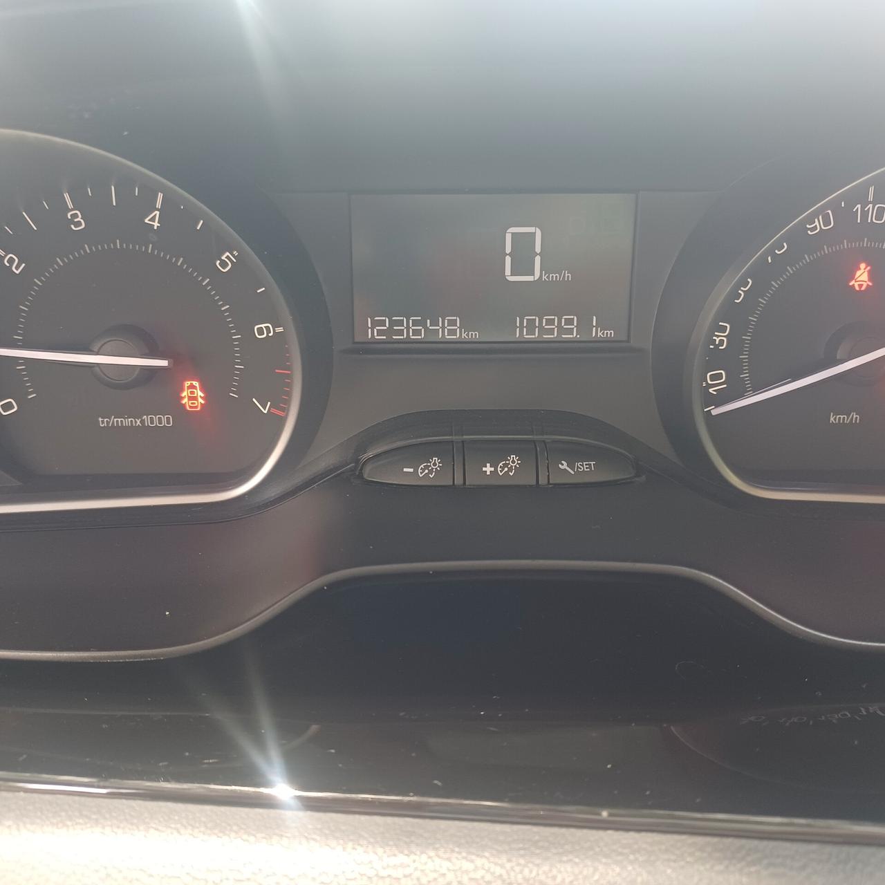 Peugeot 208 PureTech 82 5 porte Allure