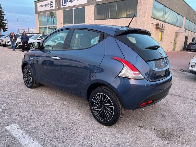 Lancia Ypsilon 1.0 FireFly 5 porte S&S Hybrid Oro