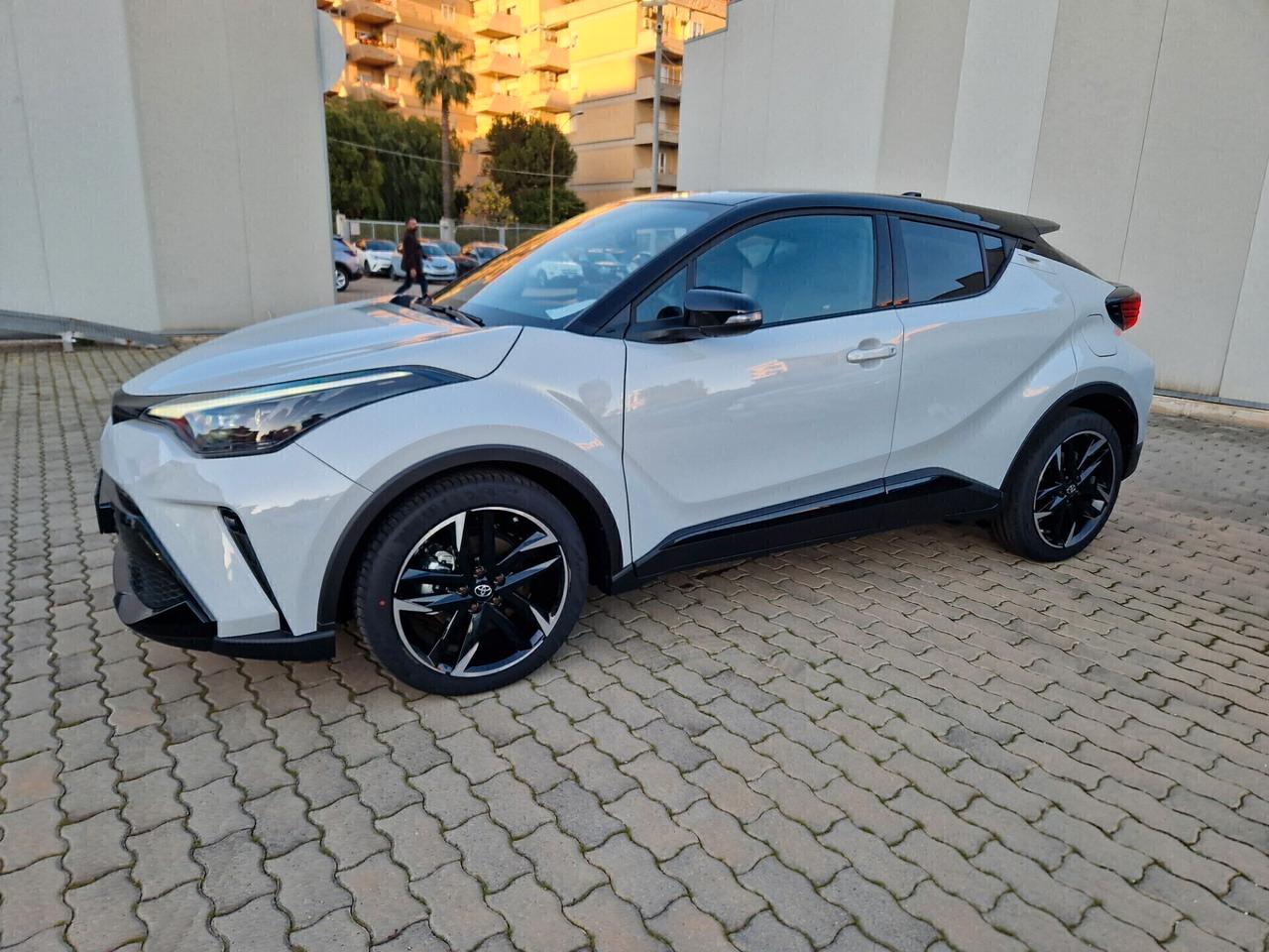 Toyota C-HR 1.8 Hybrid E-CVT GR Sport KM0