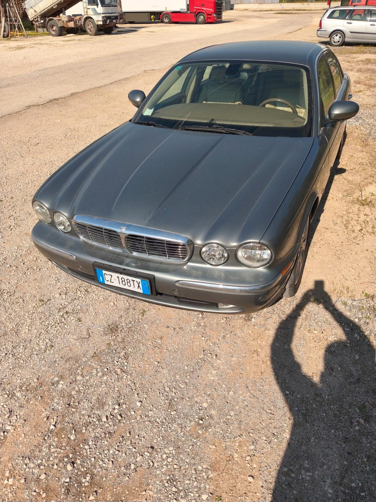 Jaguar XJ 2.7 D V6 cat Executive