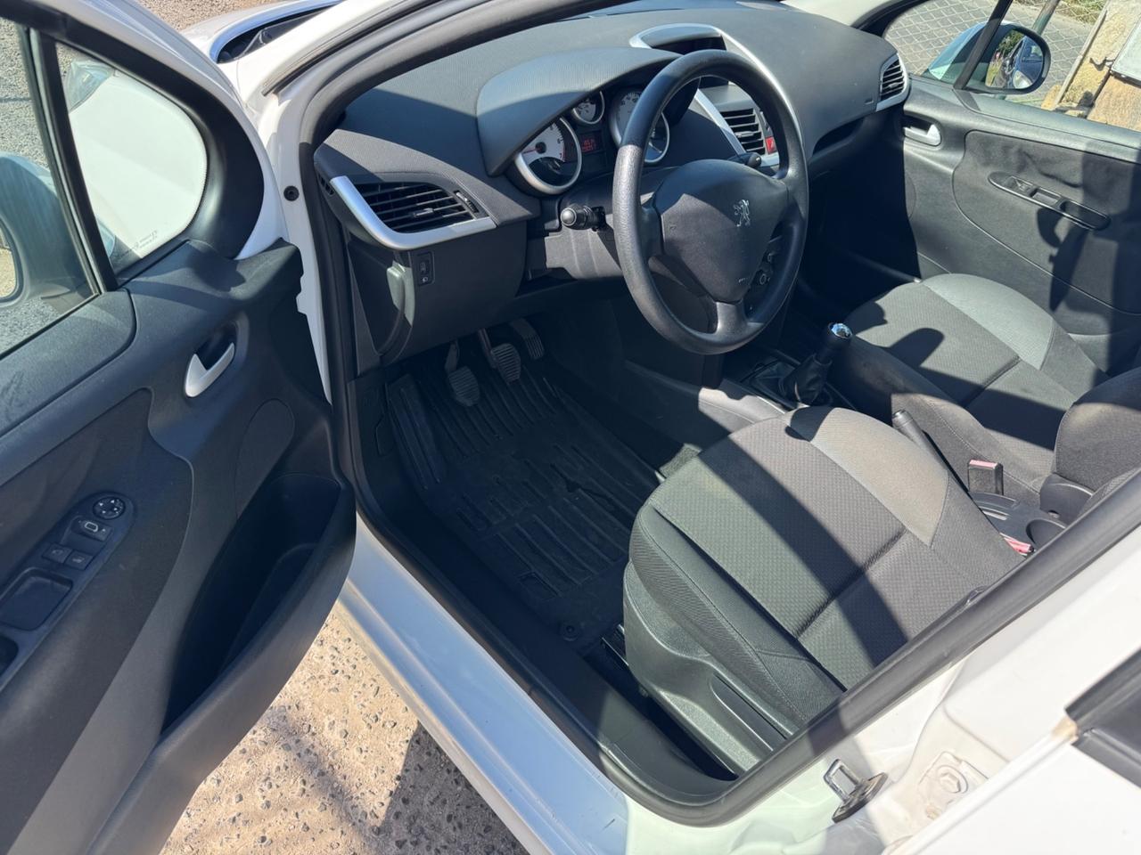 Peugeot 207 1.4 VTi 95CV 5p. XS NEOPATENTATI
