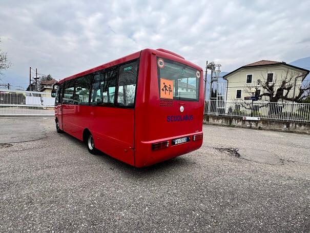 Autobus Scuole Mercedes-Benz V 818D