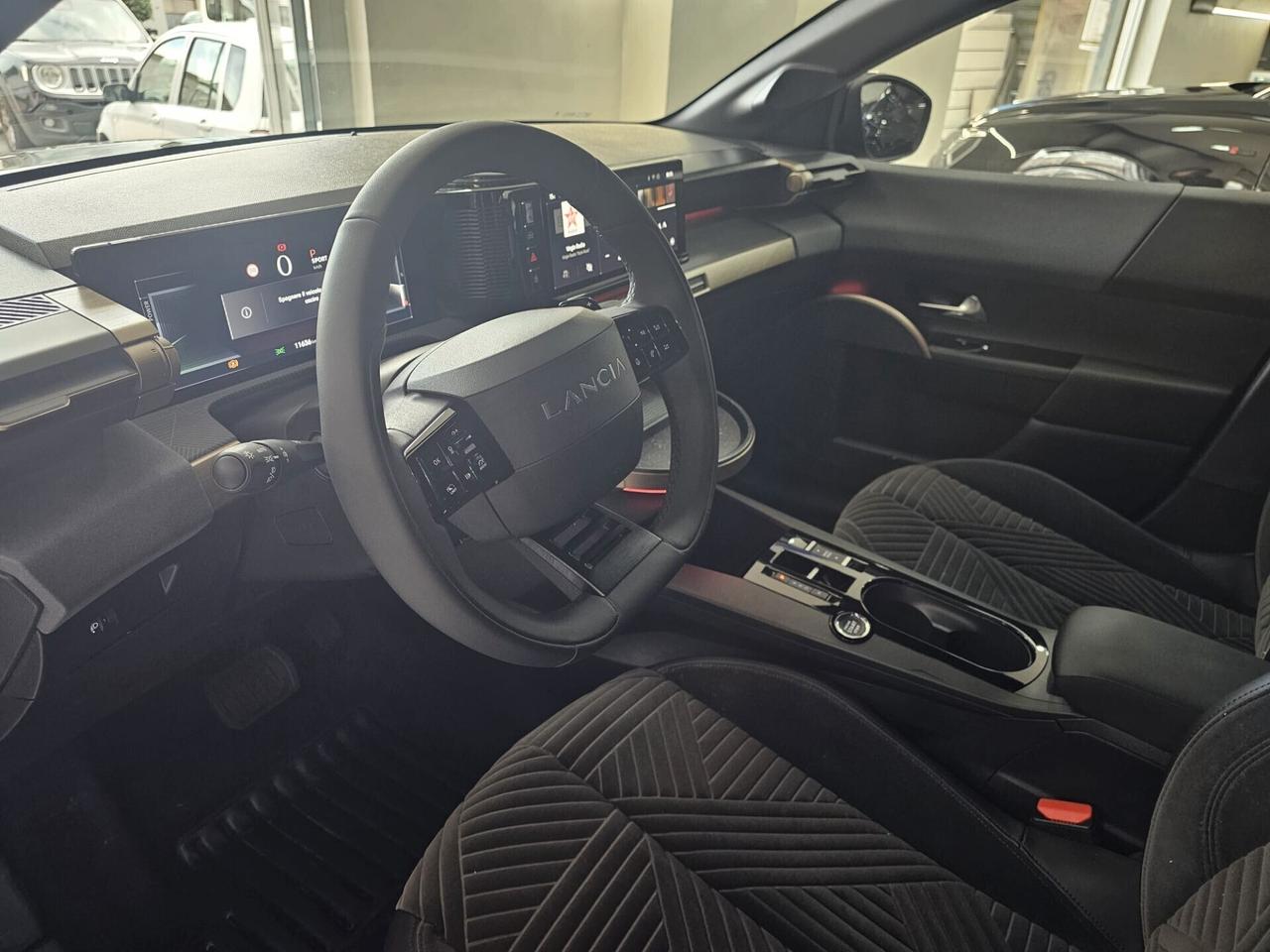 NUOVA LANCIA YPSILON IBRIDA LX 1.2 IBRIDO 81KW (110CV) CAMBIO AUTOMATICO