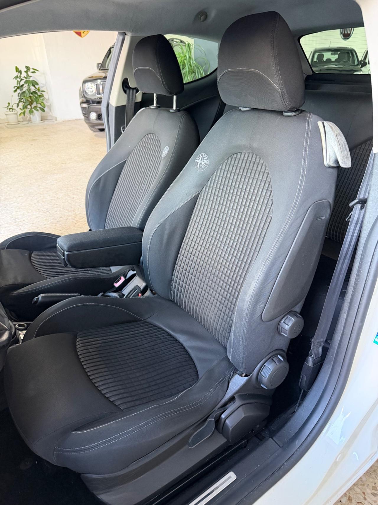 Alfa Romeo MiTo 1.6 JTDm 16V Distinctive Sport Pack