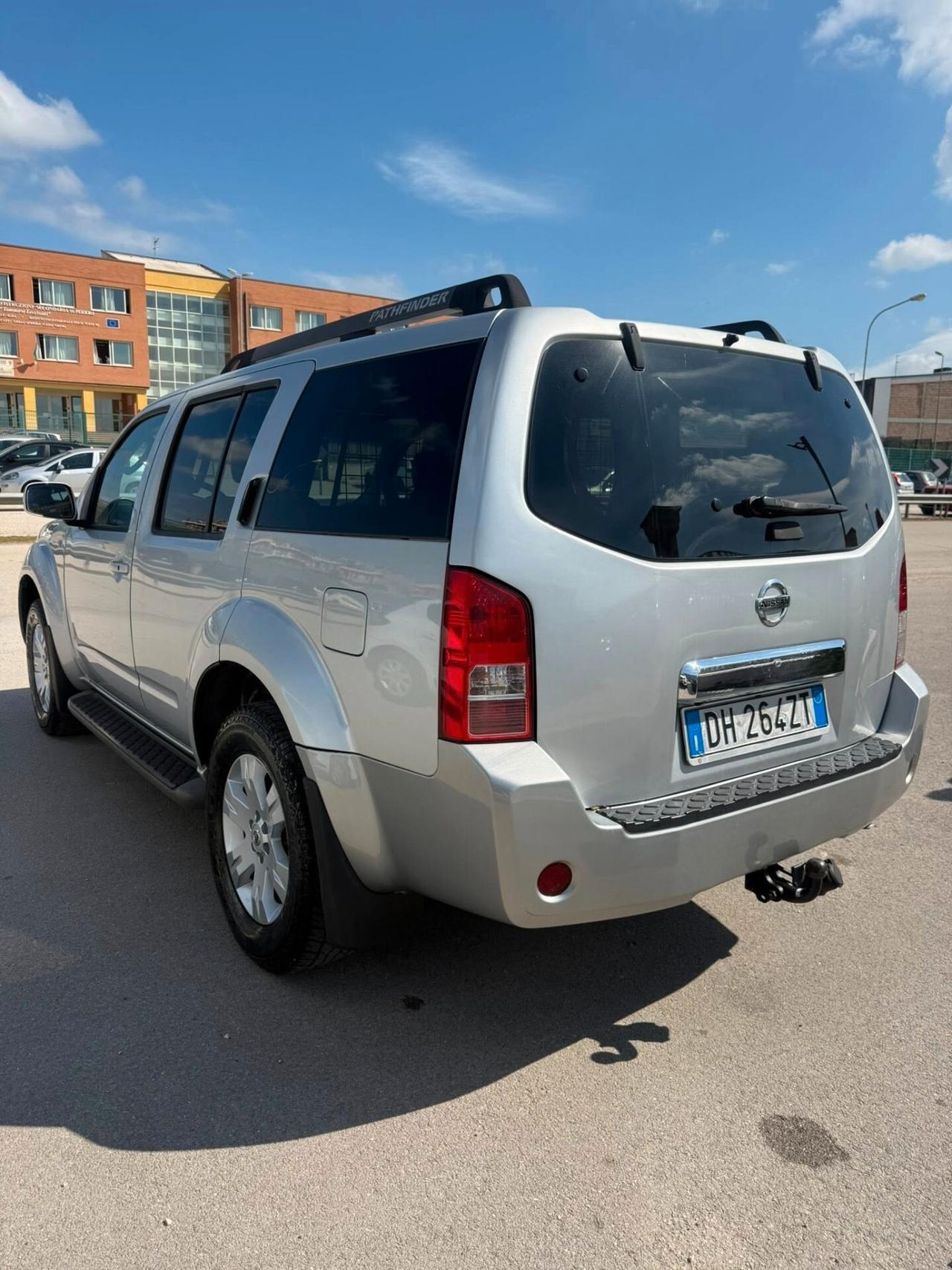 Nissan Pathfinder 2.5 dCi LE Chrome