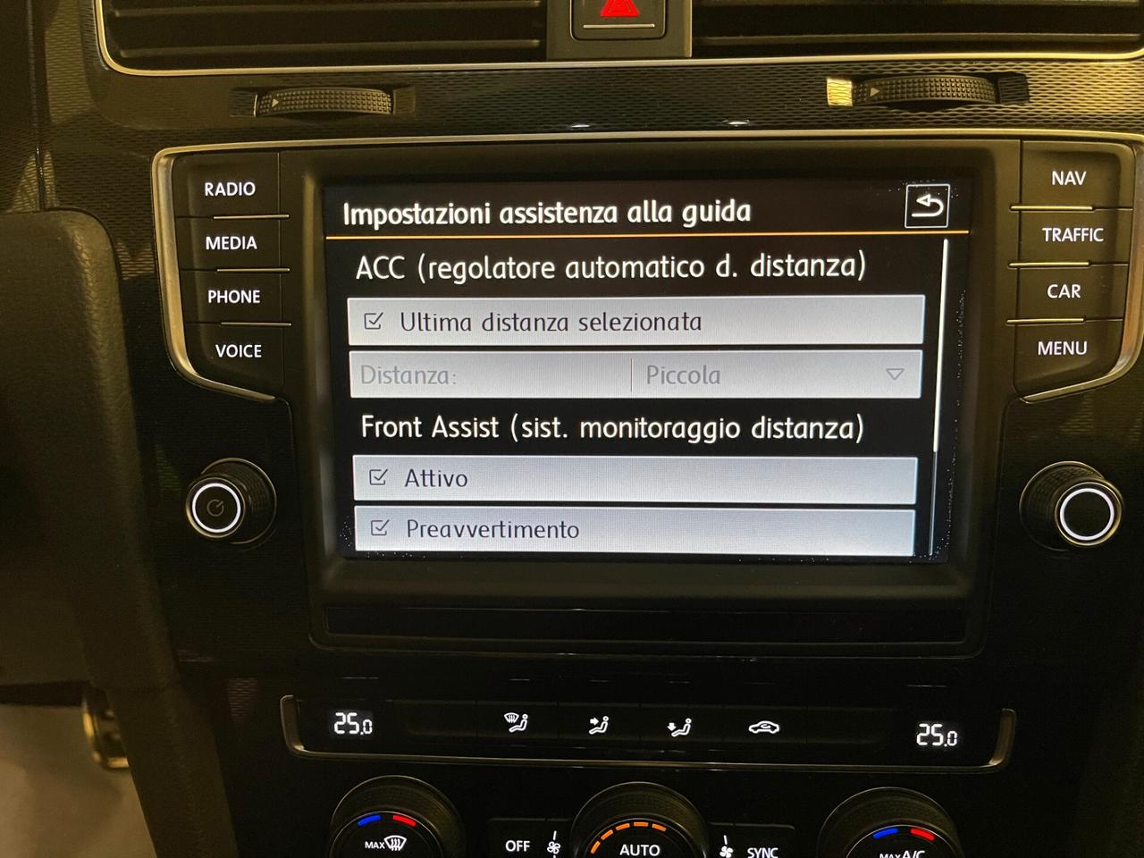 Volkswagen Golf GTD 2.0 TDI 184cv DSG-LEGGI SOTTO