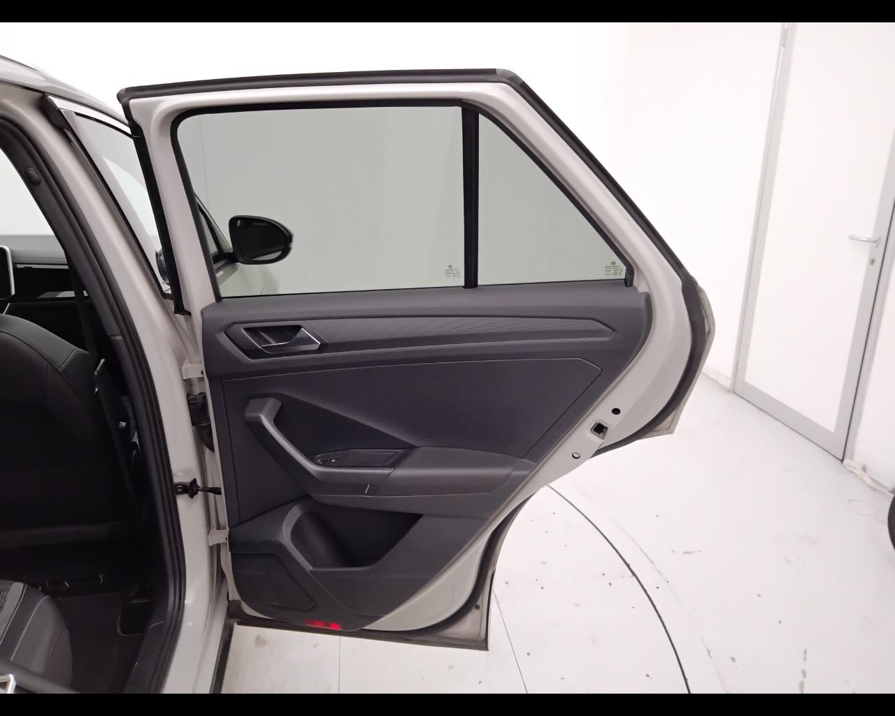 VOLKSWAGEN T-Roc I 2022 - T-Roc 1.0 tsi R-Line 110cv