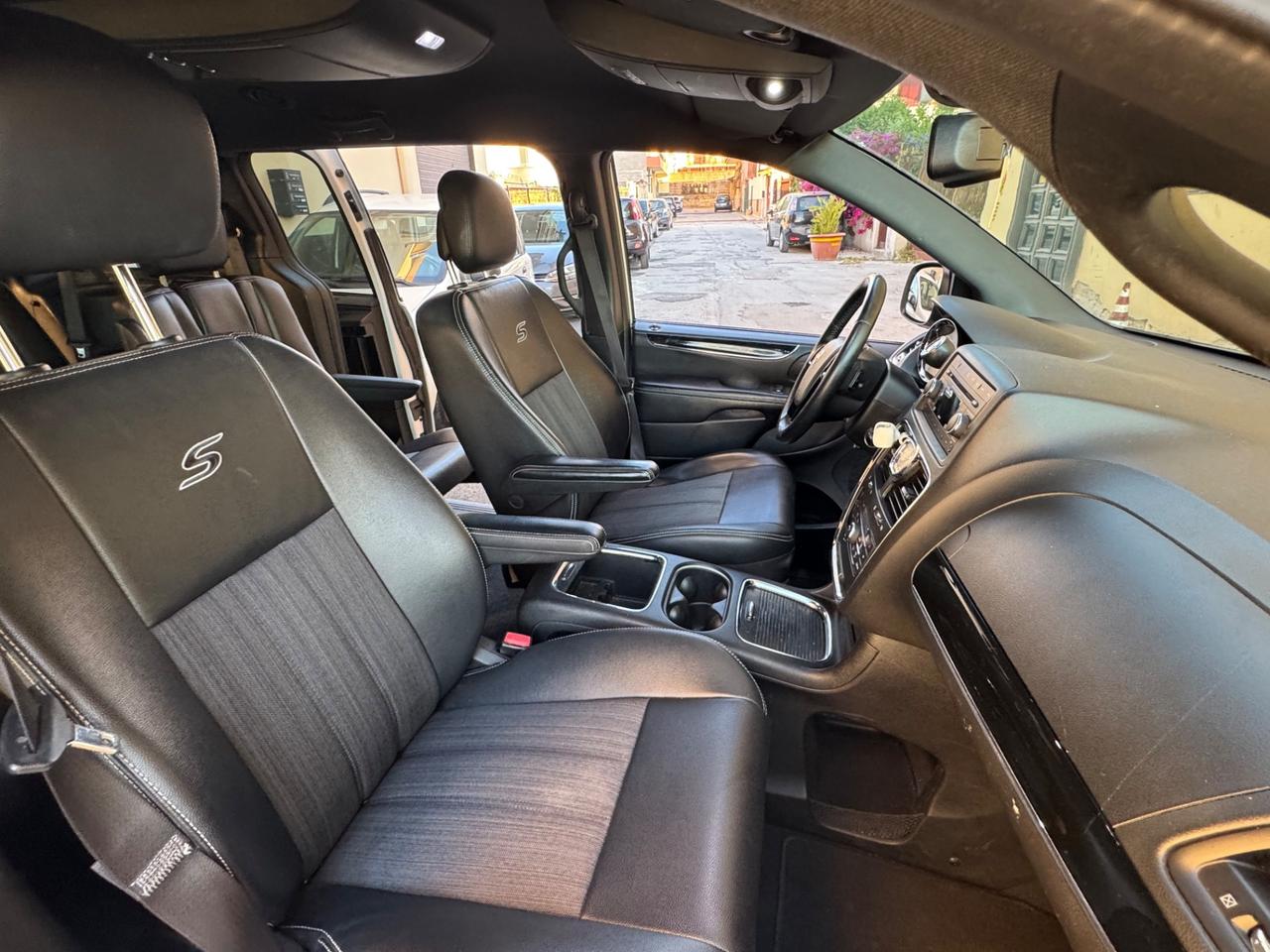Lancia Voyager 2.8 Turbodiesel Platinum 177 CV