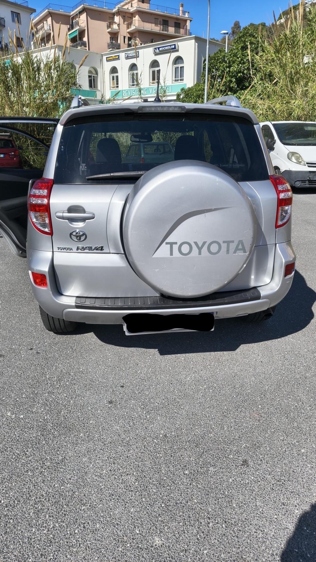 Toyota RAV 4 RAV4 Crossover 2.2 D-4D 150 CV DPF Luxury